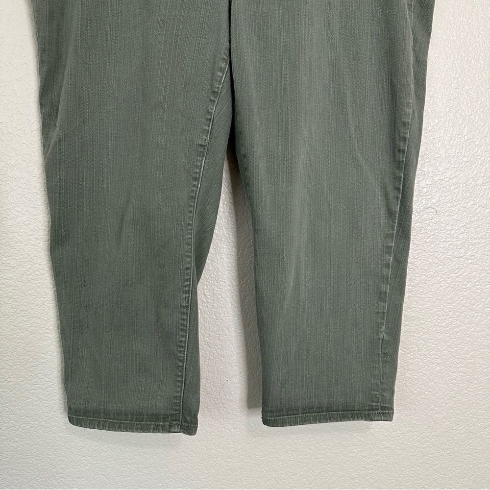 Chico’s Denim Reed Green Capri Jeans, Size 16 - Picture 4 of 12